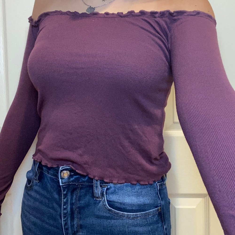 Off the shoulder lettuce cut top